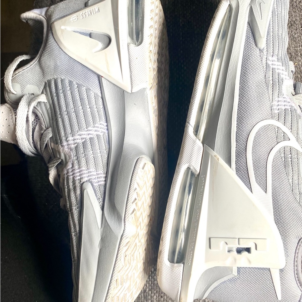 Nike LeBron Witness VI. Basketball . Pre owned in good condition.